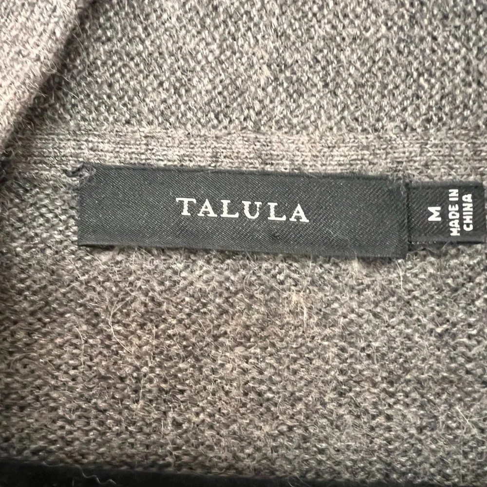 Aritzia Talula Charcoal Cardigan Sweater - Picture 4 of 7